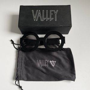 Valley Eyewear Scapula black gloss sunglasses